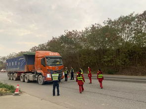 钦州运营公司联勤联动警路部门 筑牢入口货运车辆称重检测防线